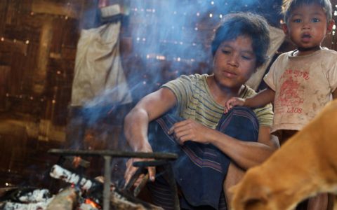 人权专家：老挝过于强调经济增长、忽视社会保障的政策使百姓难以脱贫