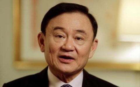 泰国国王宣布：撤销他信的所有勋章 为泰党受影响