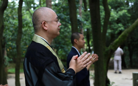 鉴真大师圆寂日，在日华人参拜唐招提寺