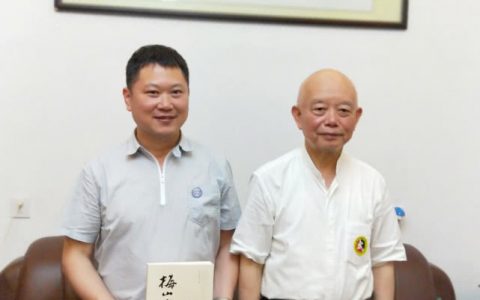 中国记录通讯社社长陈学刚、常务社长黄美来新拜访晏西征