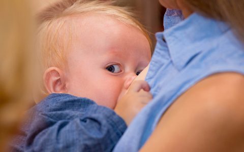 世卫组织：许多婴儿食品含糖量过高且向六个月以下婴儿进行不当推销