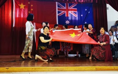 赈灾义演  奉献爱心