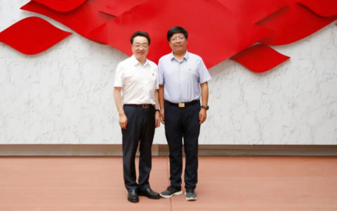 昆明市官渡区委书记和丽川一行莅临龙润参观考察，推进云茶产业发展