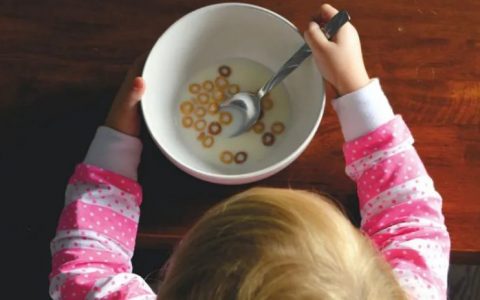 儿基会向英国新冠影响儿童提供食品援助