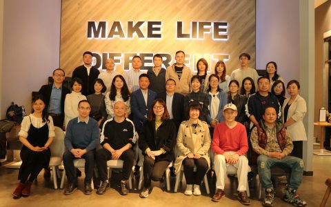 成都七中校友发起的“林荫街龙门阵”文化公益活动