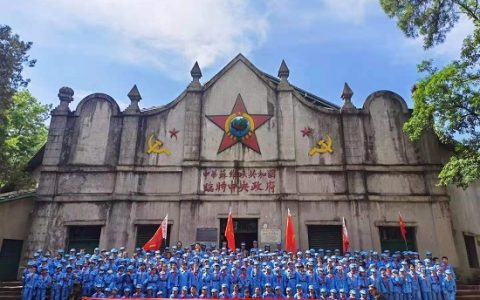 学习百年党史    传承红色基因