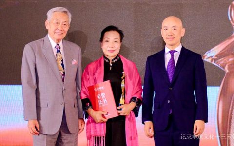 公交楷模，服务典范 ——“2021中国十大品牌女性”李素丽