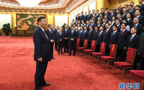 习近平会见全国优秀县委书记