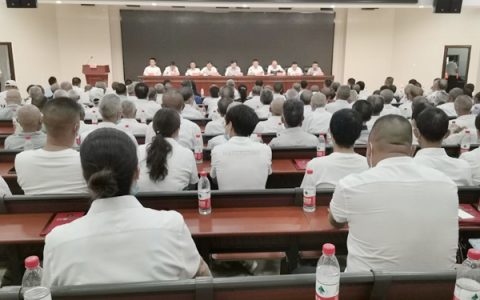 新化县上渡街道开展“七一”表彰暨“光荣在党50年”纪念章颁发仪式