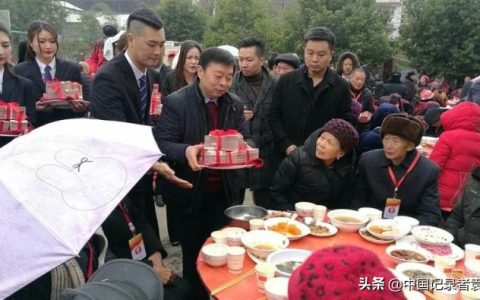 四川郑大清八十年代赤手空拳闯荡新疆，赚钱后他为家乡修建75座慈母桥