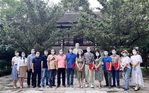 六位知名作家签约锦江区，助力天府旅游名县创建