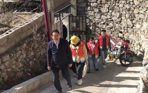 人大代表邓刚：唱好“两部曲”    走好履职路