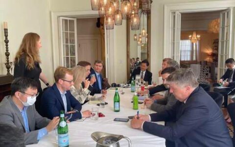 驻美大使秦刚接受11家主流媒体采访，信息量极大