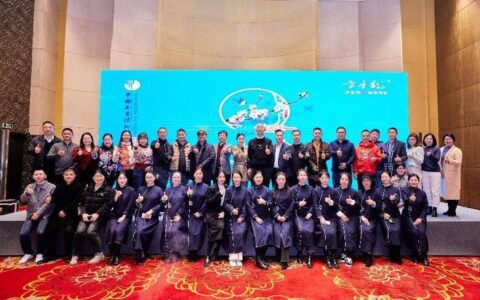 方守龙白茶香飘宁波