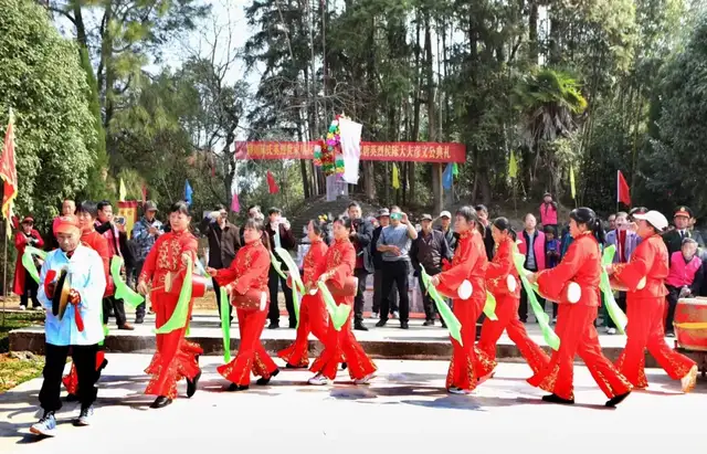 热烈祝贺颍川陈氏浮梁盐仓岭派甲辰春祭始祖英烈侯陵典礼圆满成功