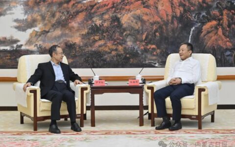 孙绍骋王莉霞会见中国侨联主席万立骏