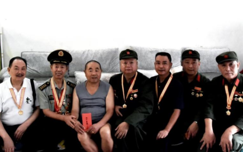 老 兵 的 情 怀 ——广西南宁“最美五老”郭云疆成都行