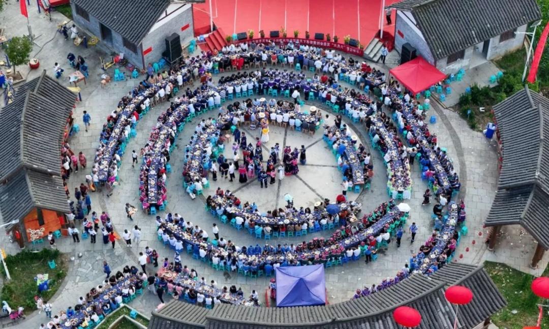 一碗素瓜豆汤出圈，全国网友集体破防：贵州的夏天作弊了吧？