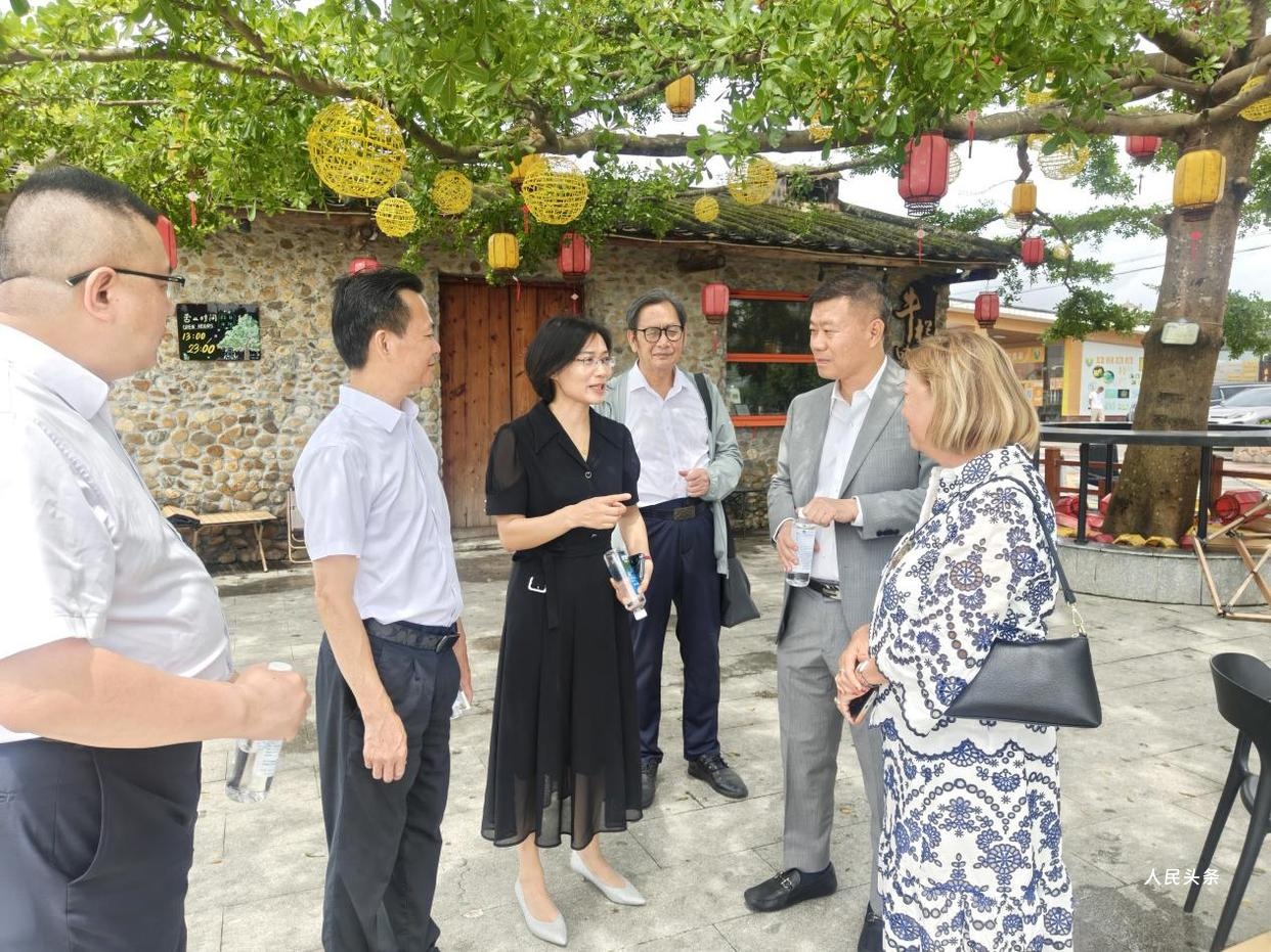 「寻根故事」多米尼加原总统顾问吴玫瑰回家乡恩平访问