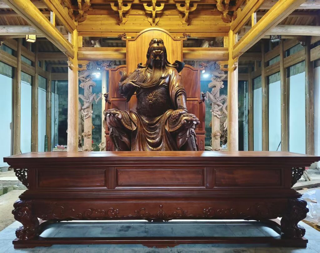 武夷山古汉城关圣庙,中国最大千年楠木关圣像