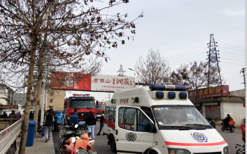 机器人“交通警察”执勤上岗，解人民交通出行燃眉之急，更加解国家相关部门的财政负担