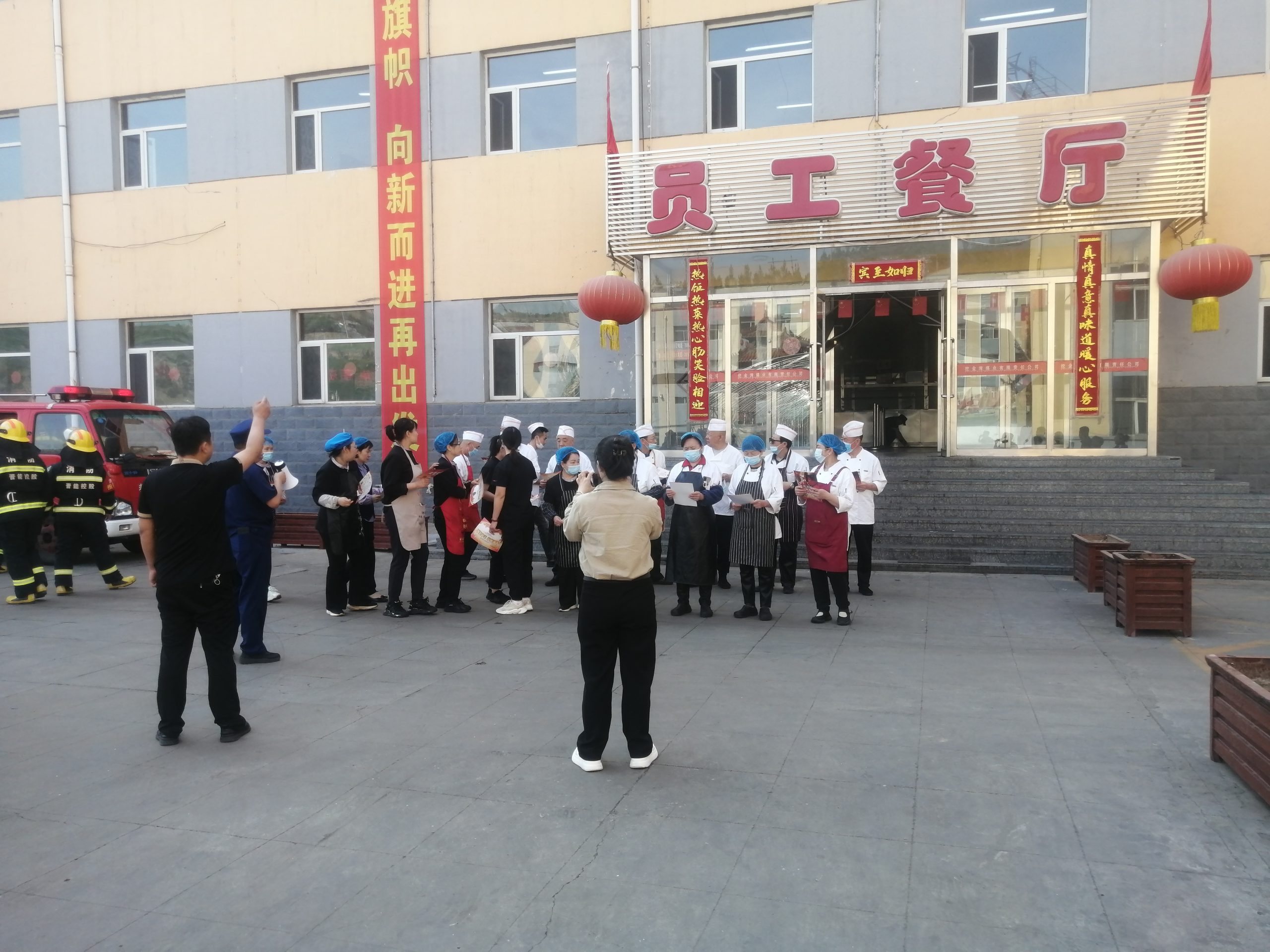 挖金湾煤业公司开展“民法典服务高质量发展”宣传活动