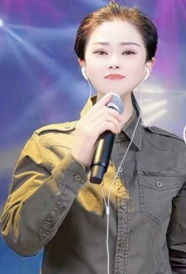 河套平原飞起一只百灵鸟 ——记内蒙古杭锦后旗红歌手高也