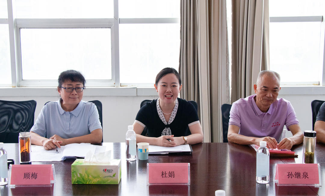 第四届金钢山“红高粱文学奖”正式启动,金钢山酒业董事长王宪军向文学创作者发出诚挚邀请:来金钢山品鉴,共谱世纪华章