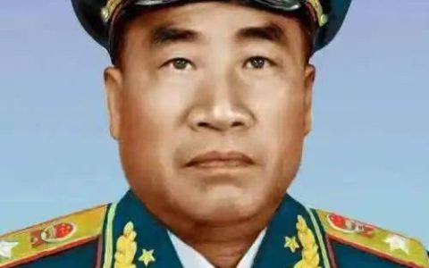 度量大如海，意志坚如钢——朱德在长征中的历史贡献