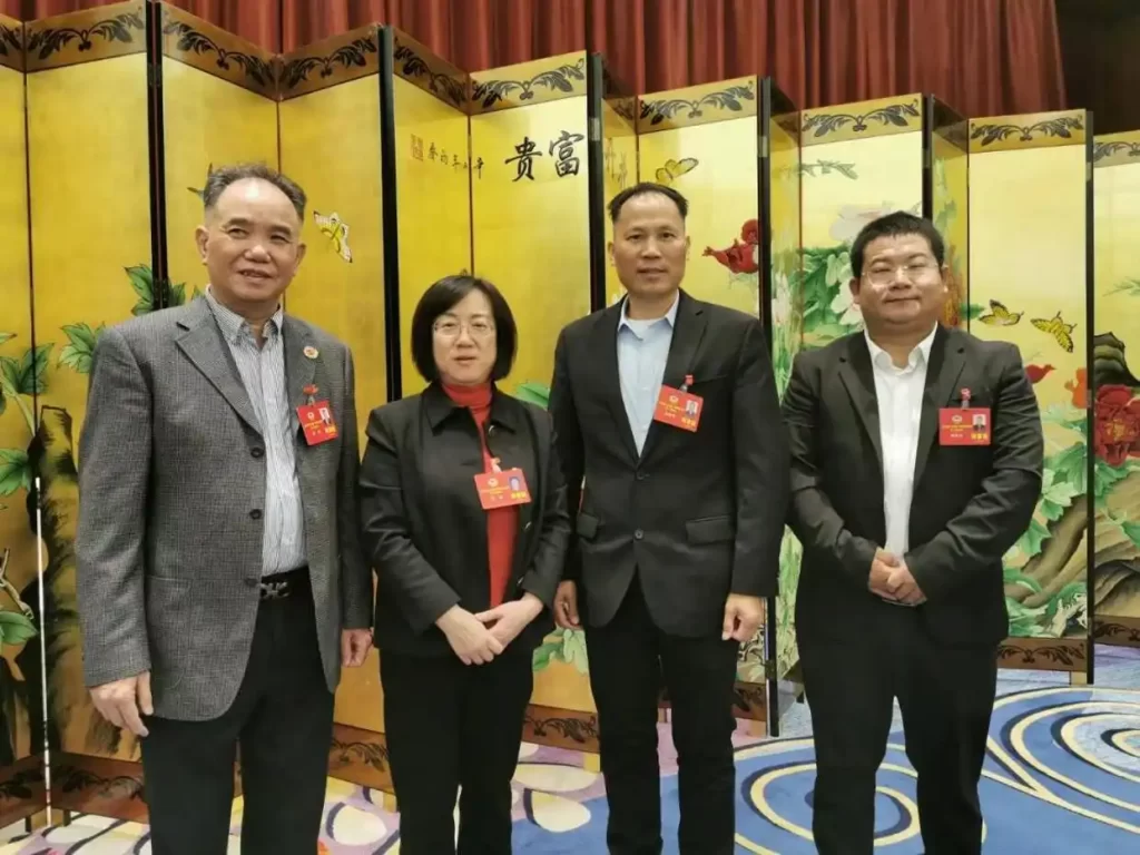 【侨界之光】开平籍爱国侨领梁顺荣获“广东省友谊奖”
