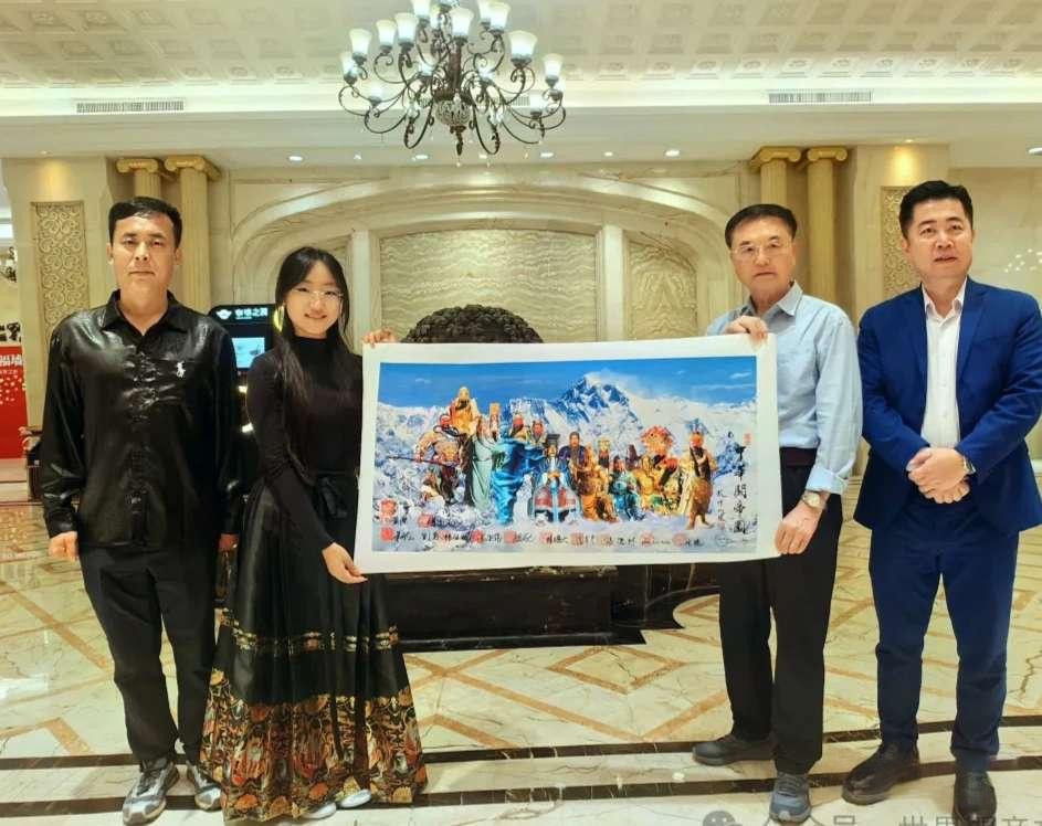 18岁少女露兮,立志走遍天涯敬拜关公,亲手绘制108幅关公美图
